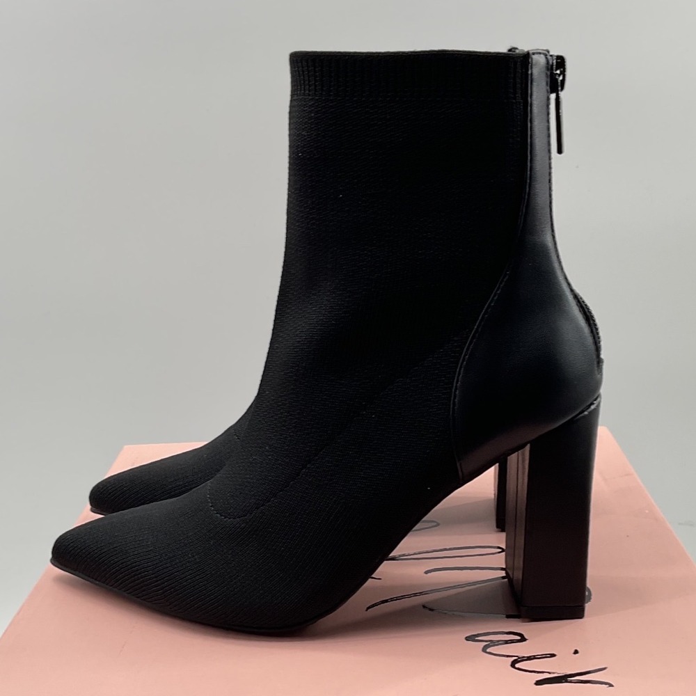 Wild Pair Black Knit Pointed Toe Block Heel Ankle Boots Size 6 Sock Bootie